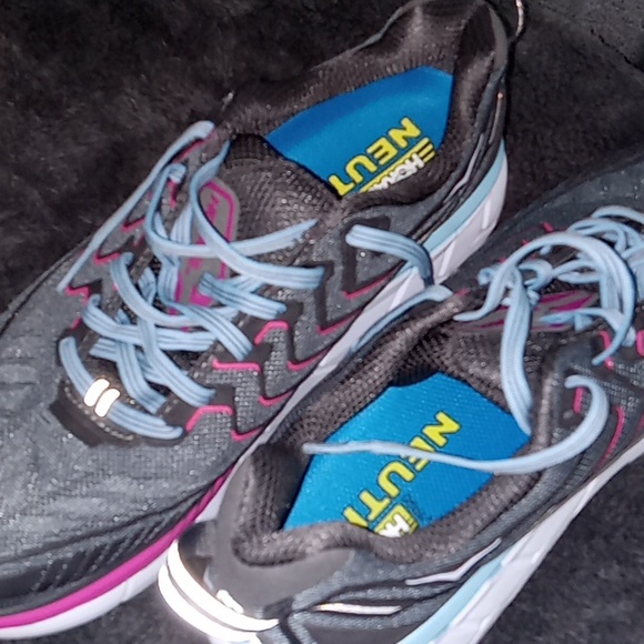 Shoes - Picture 6 of 8